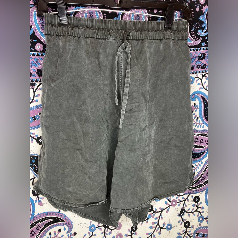 lululemon athletica Women's Washed Olive Gray Drawstring Shorts